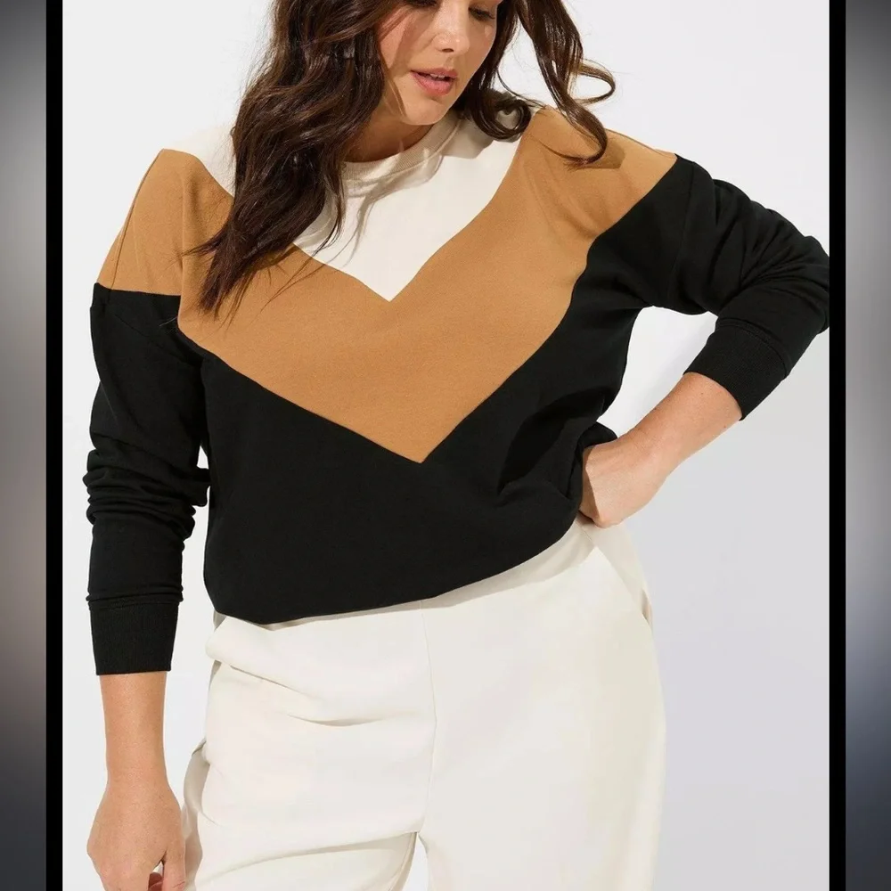 Torrid Relaxed Fit Super Soft Fleece Chevron Colorblock Sweatshirt Size 0 - Picture 1 of 6